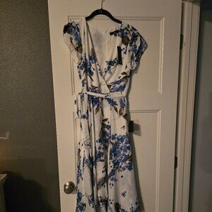 Medium NWT Blue and White Floral High Low Flowy Dress